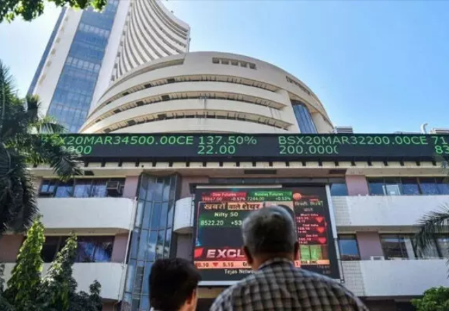 Stock markets decline for 3rd day on FII selling, weak rupee; Sensex tanks nearly 504 pts